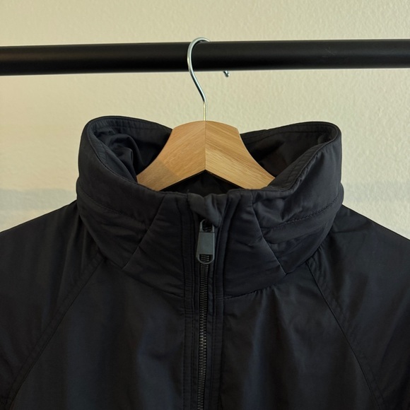 Aritzia rain jacket - Picture 4 of 6